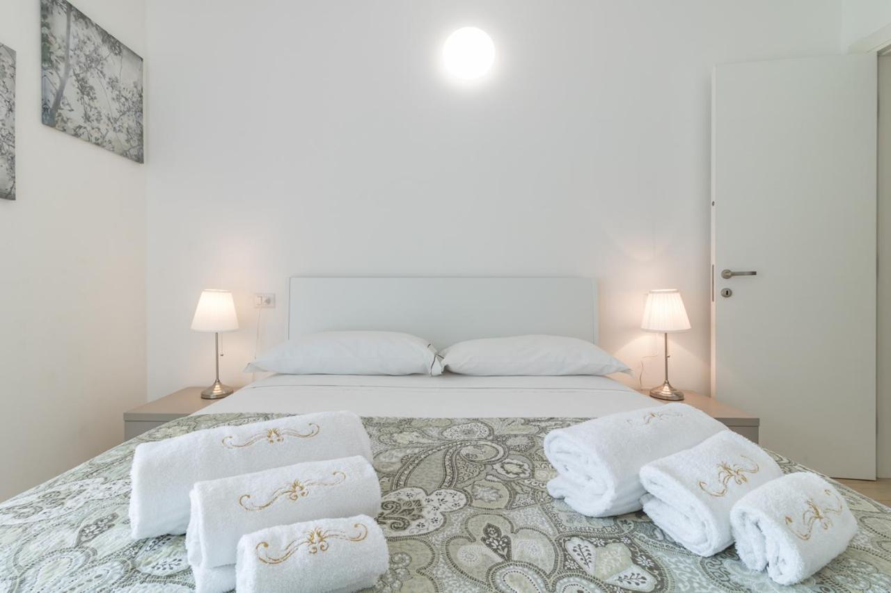 Apartment Azalea - Cremia Екстериор снимка